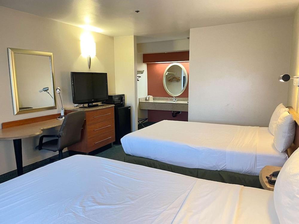 Motel 6 Barstow, Ca I15 And Lenwood Road Экстерьер фото