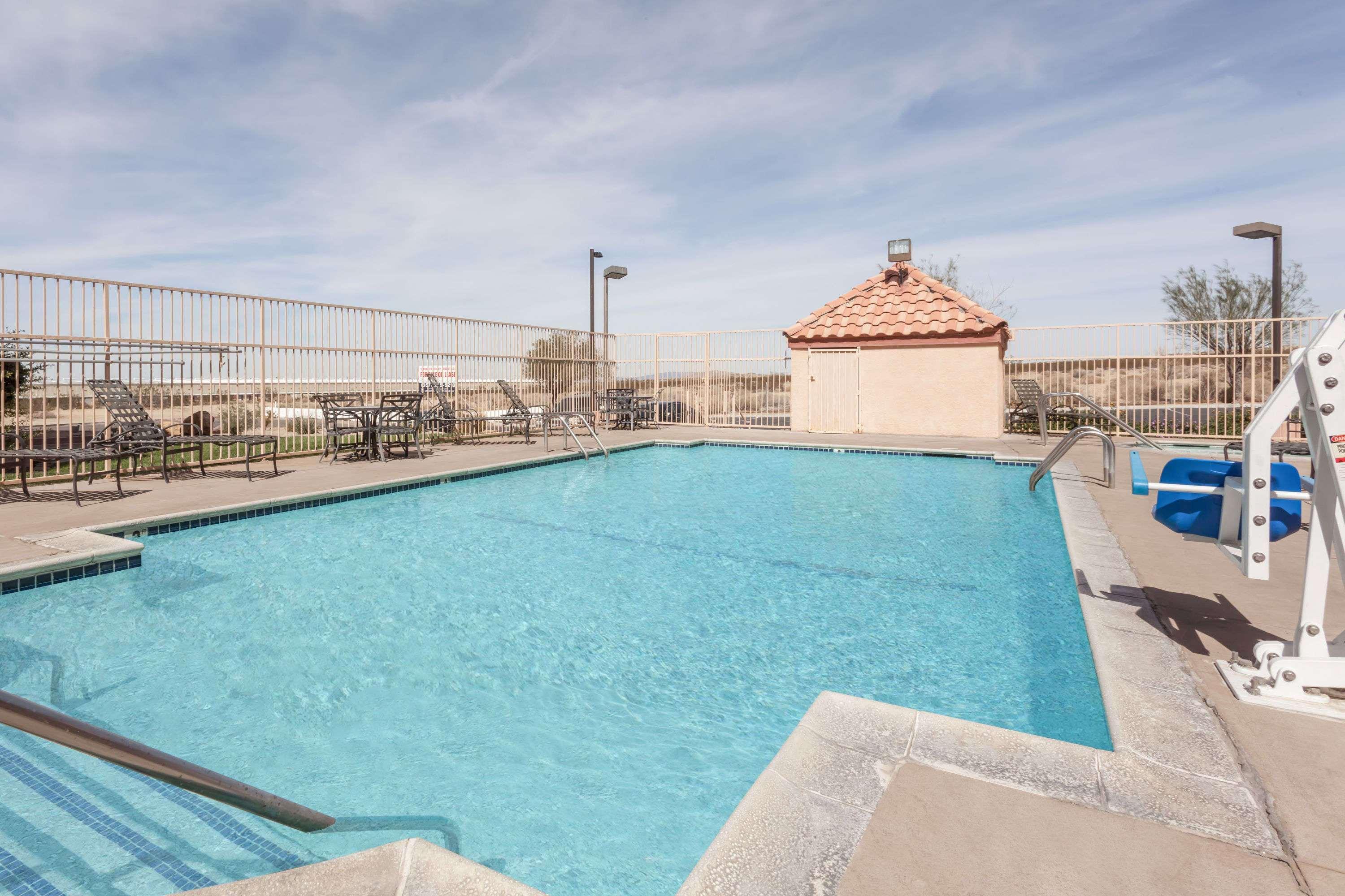 Motel 6 Barstow, Ca I15 And Lenwood Road Экстерьер фото